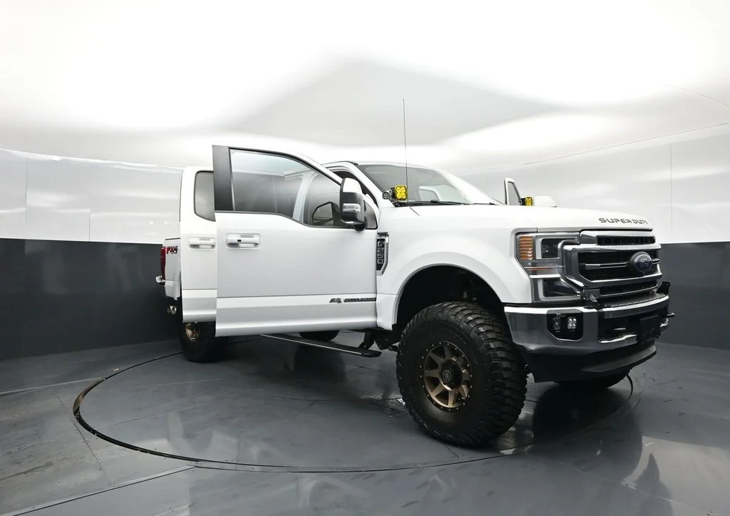 Used 2021 White Ford Lariat image 29