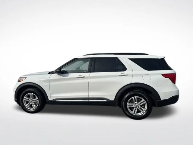 Used 2023 White Ford XLT image 2