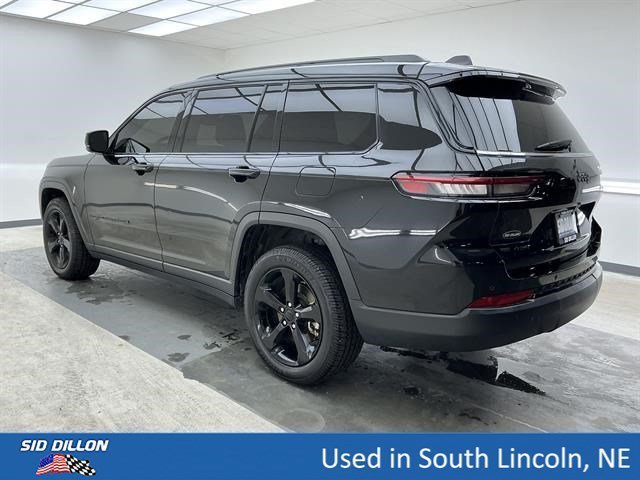 Used 2021 Diamond Black Crystal Pearlcoat Jeep Altitude image 6