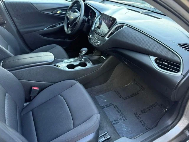 Used 2024 Gray Chevrolet LT image 28