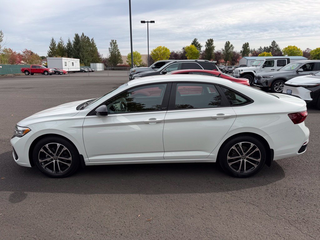 Used 2024 Pure White Volkswagen 1.5T Sport image 5