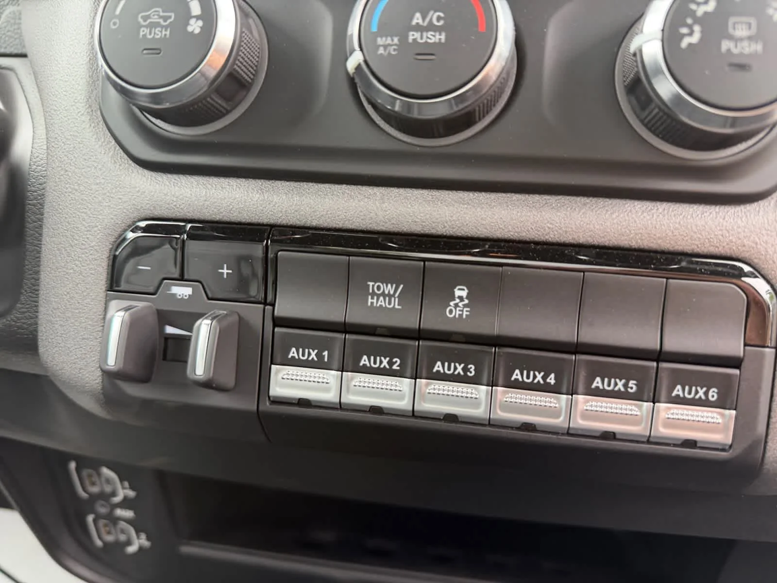 2024 RAM Ram 2500 Pickup Tradesman - Photo 36