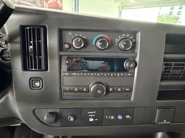 2025 Chevrolet Express Cargo Work Van - Photo 23