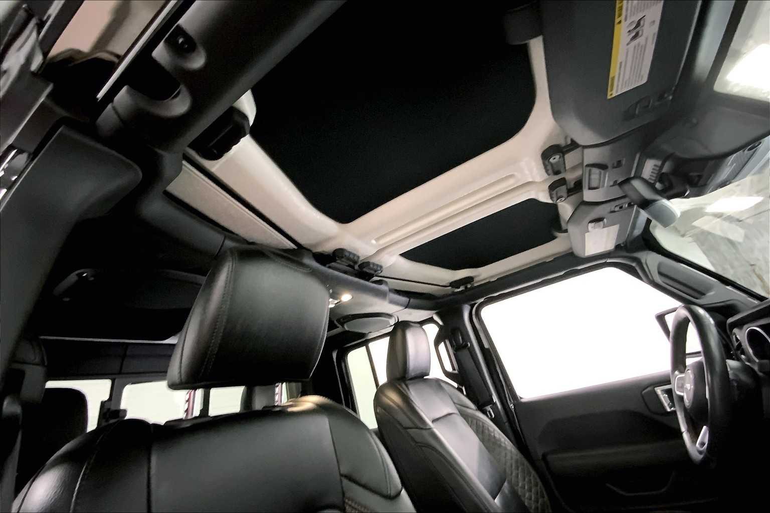 Used 2022 Black Clearcoat Jeep High Altitude image 13