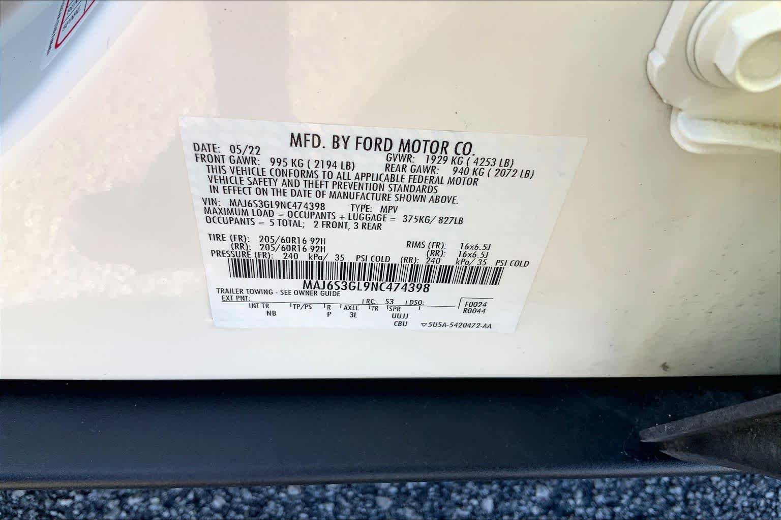 Used 2022 Diamond White Ford SE image 30