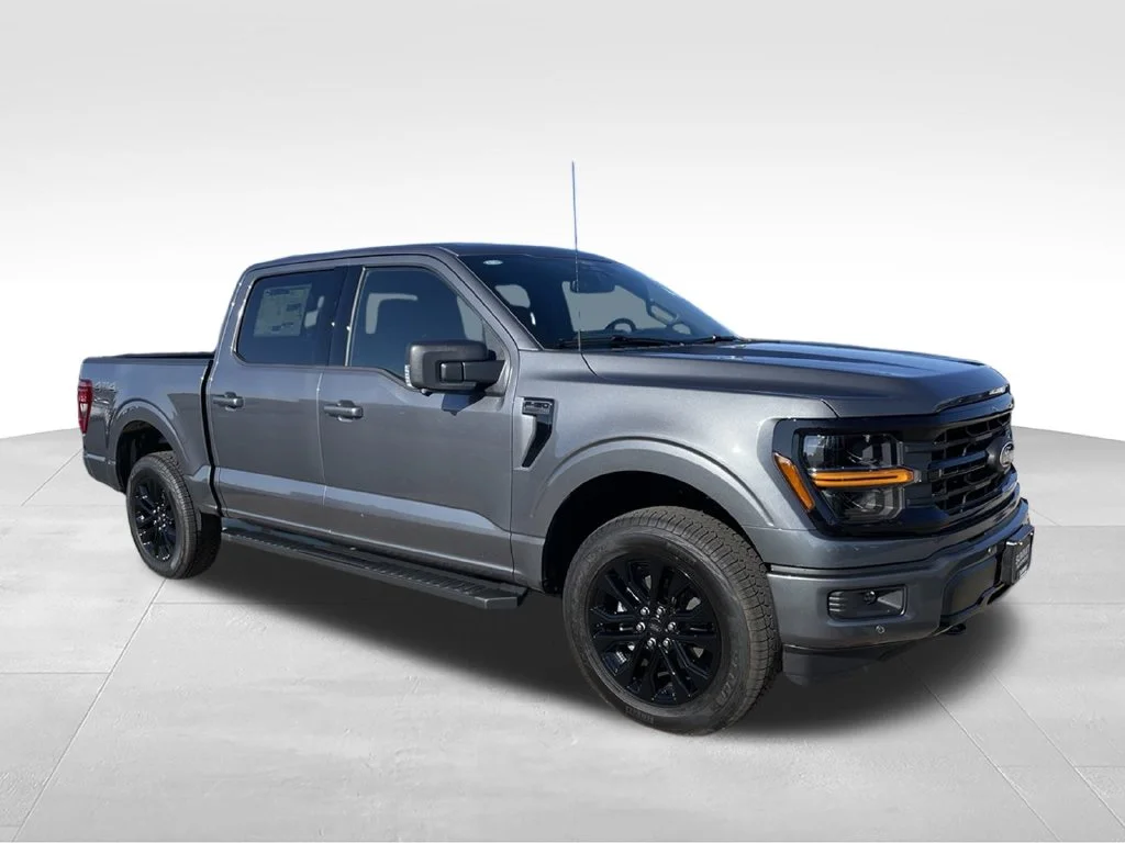 New 2026 Carbonized Gray Metallic Ford XLT image 2