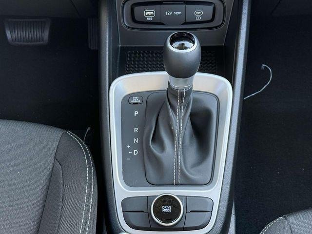 2025 Hyundai Venue SEL - Photo 7