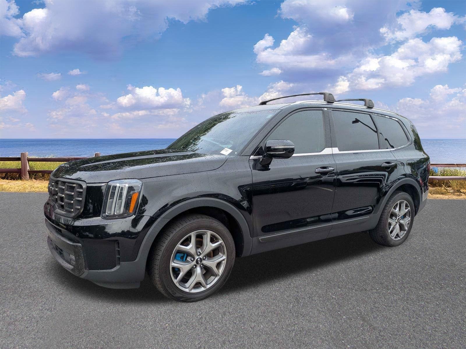 Used 2023 Ebony Black Kia SX image 4