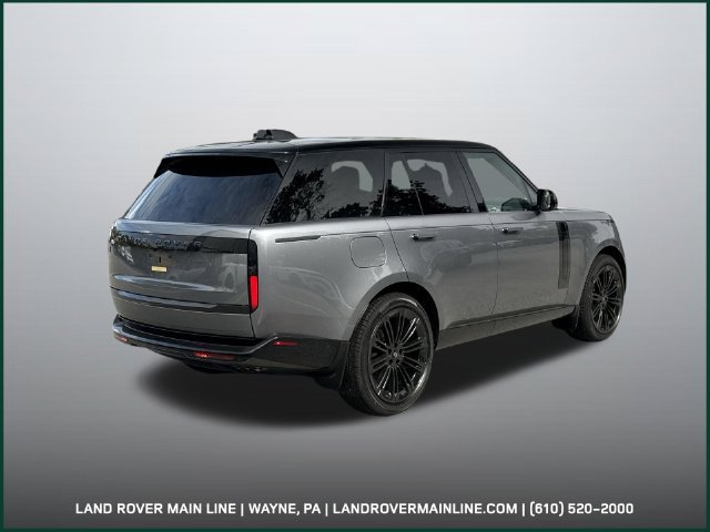 New 2027 Eiger Grey Land Rover SE image 5