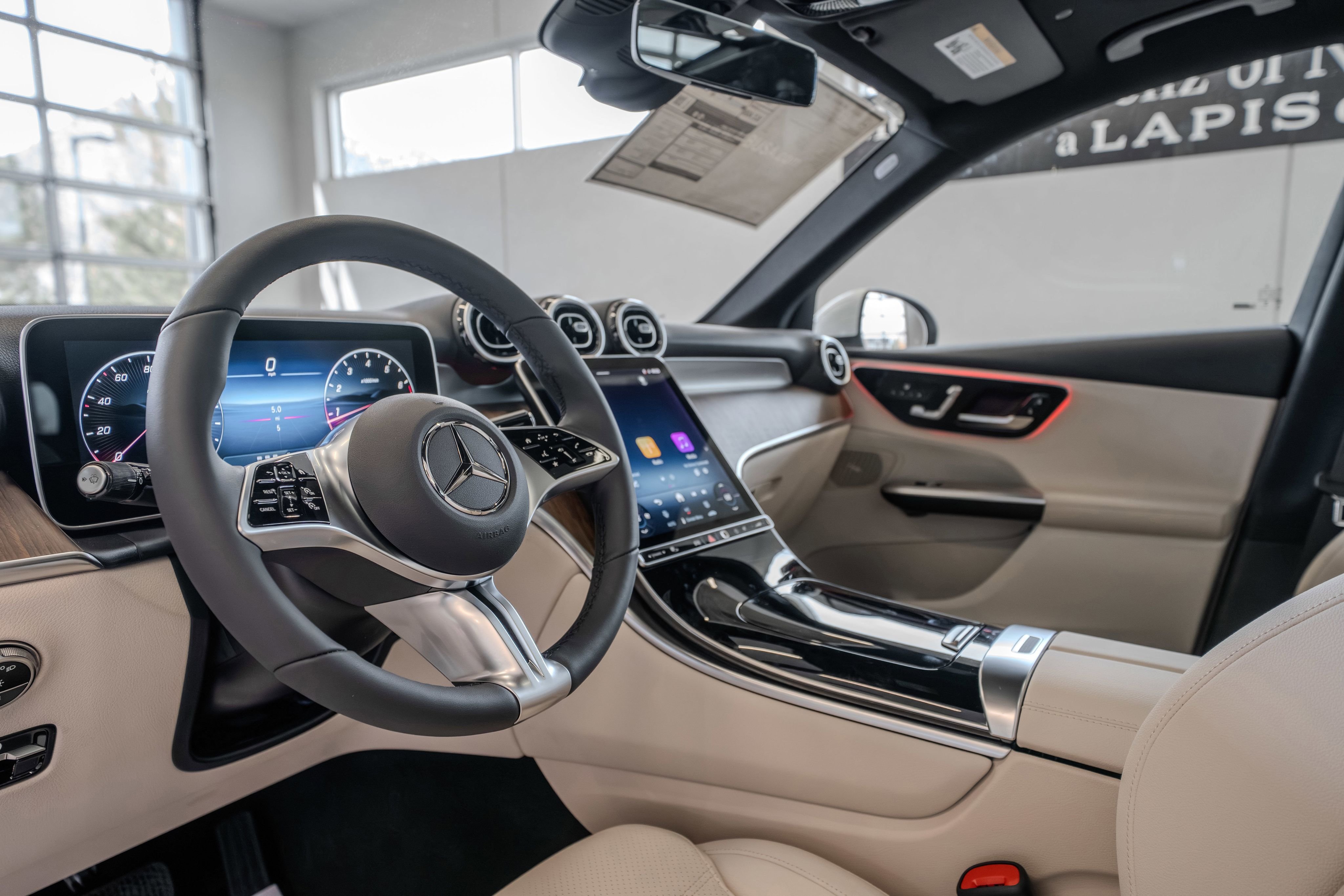 New 2026 Polar White Mercedes-Benz GLC 300 image 7