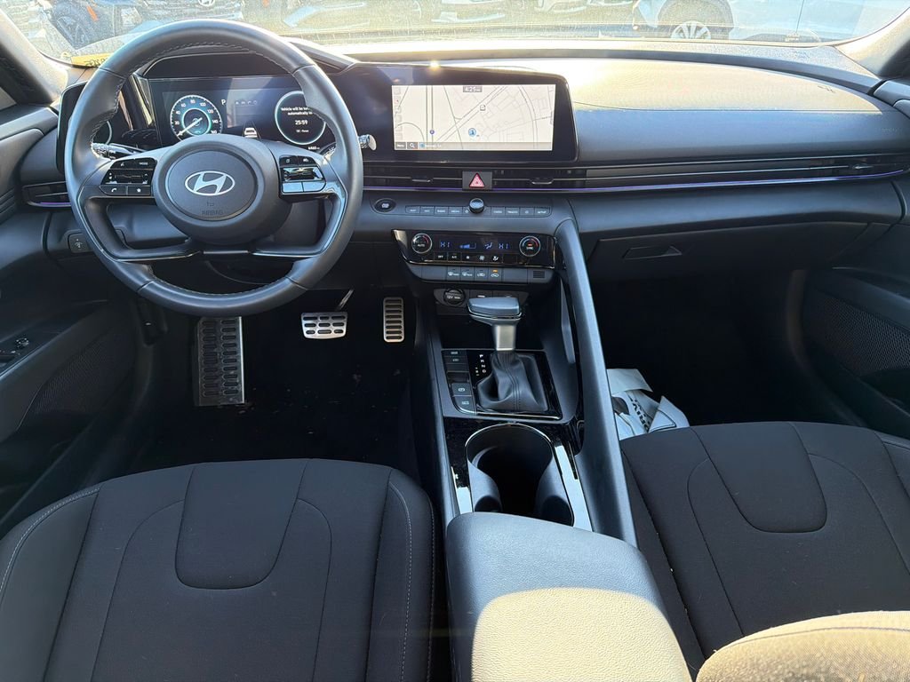 Used 2025 Gray Hyundai SEL Sport image 22