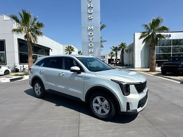 2026 Kia Sorento LX AT's photo