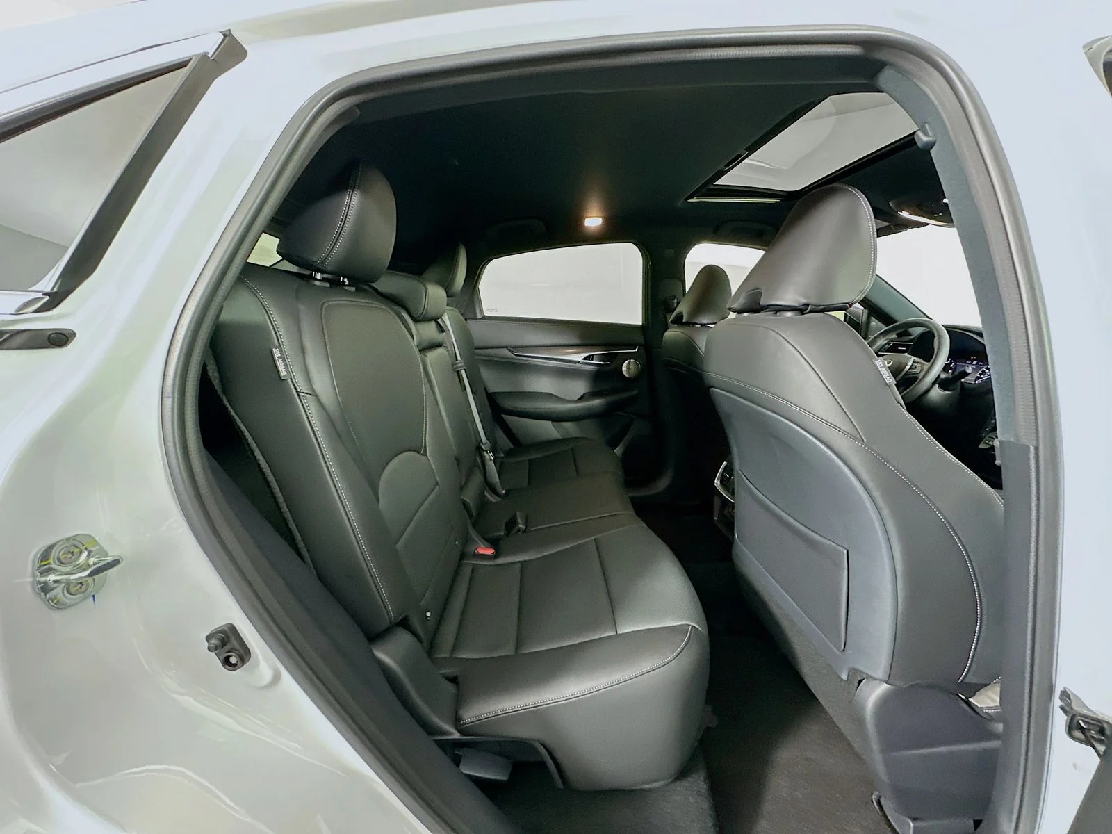 2025 INFINITI QX55 Essential - Photo 29
