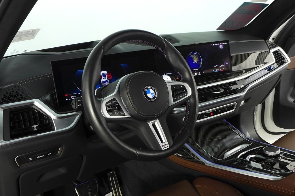 Used 2025 Mineral White Metallic BMW M60i image 32