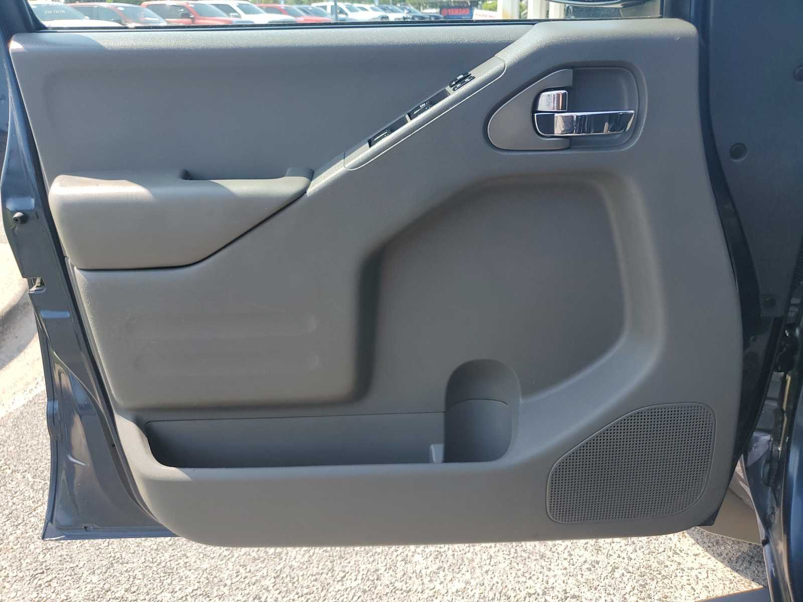 Used 2019  Nissan Desert Runner image 25