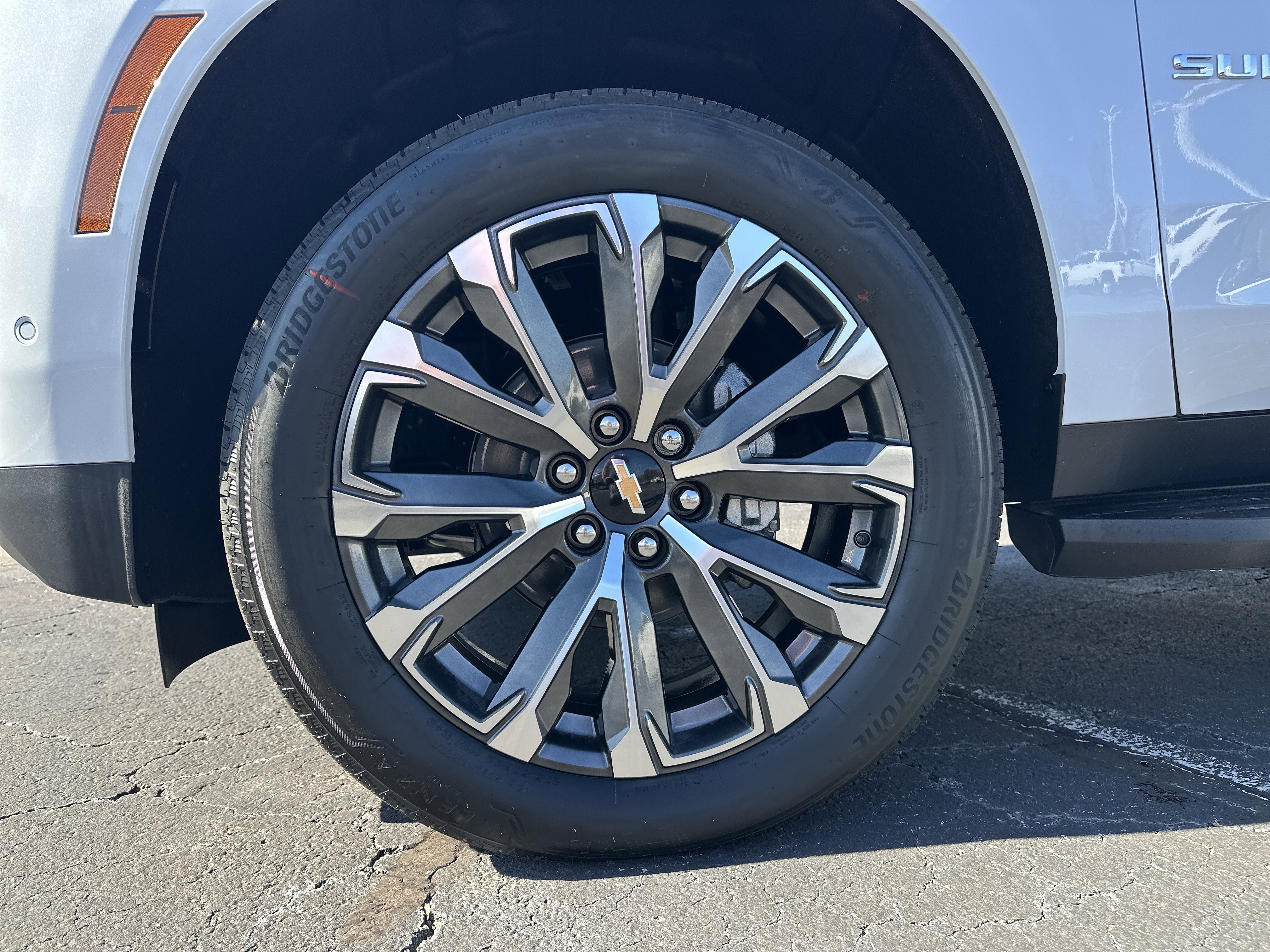 2026 Chevrolet Suburban High Country - Photo 12