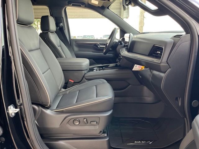 2025 Chevrolet Suburban Premier - Photo 18