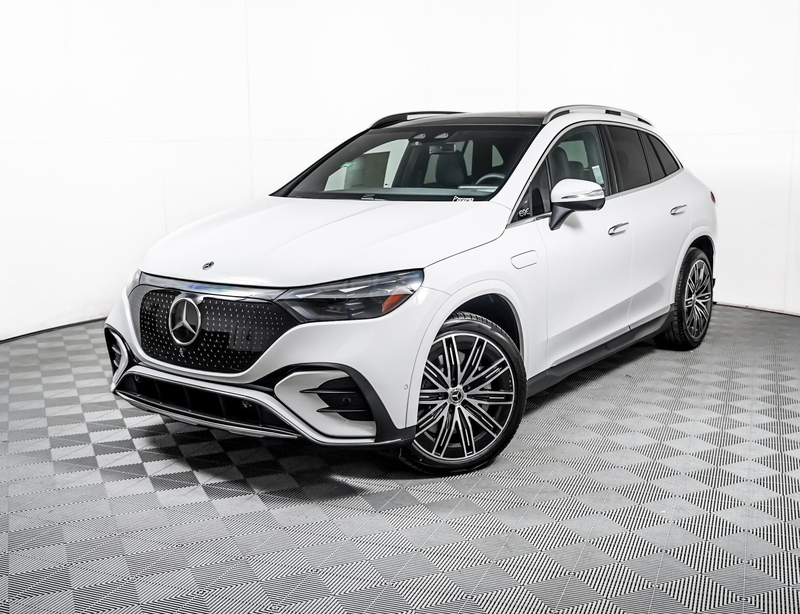 2026 Mercedes-Benz EQE SUV EQE 320 4MATIC's photo