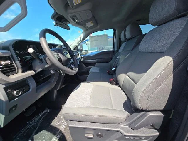 2025 Ford F-350 Super Duty XLT - Photo 48