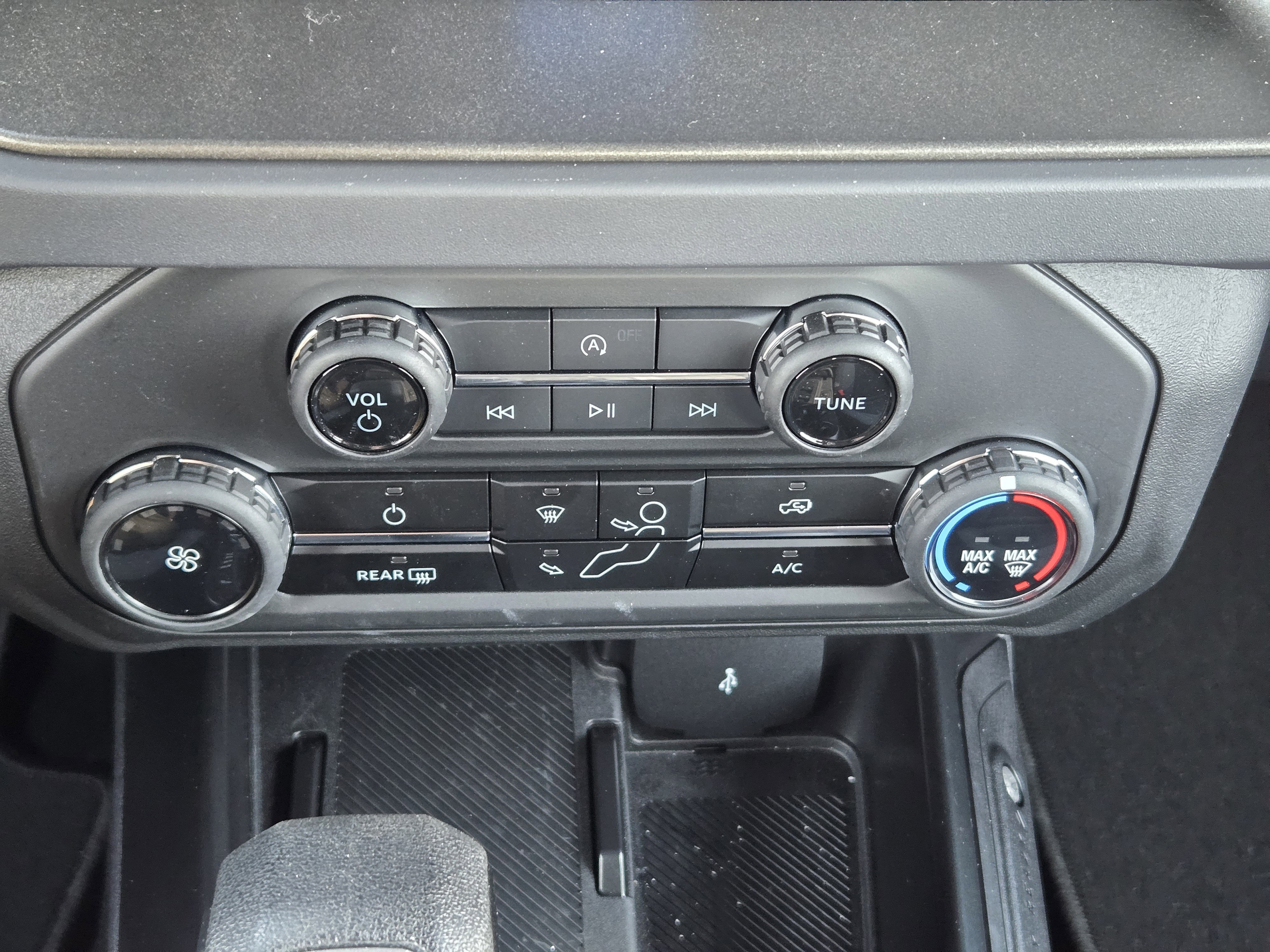 2025 Ford Bronco 4-Door Base - Photo 13