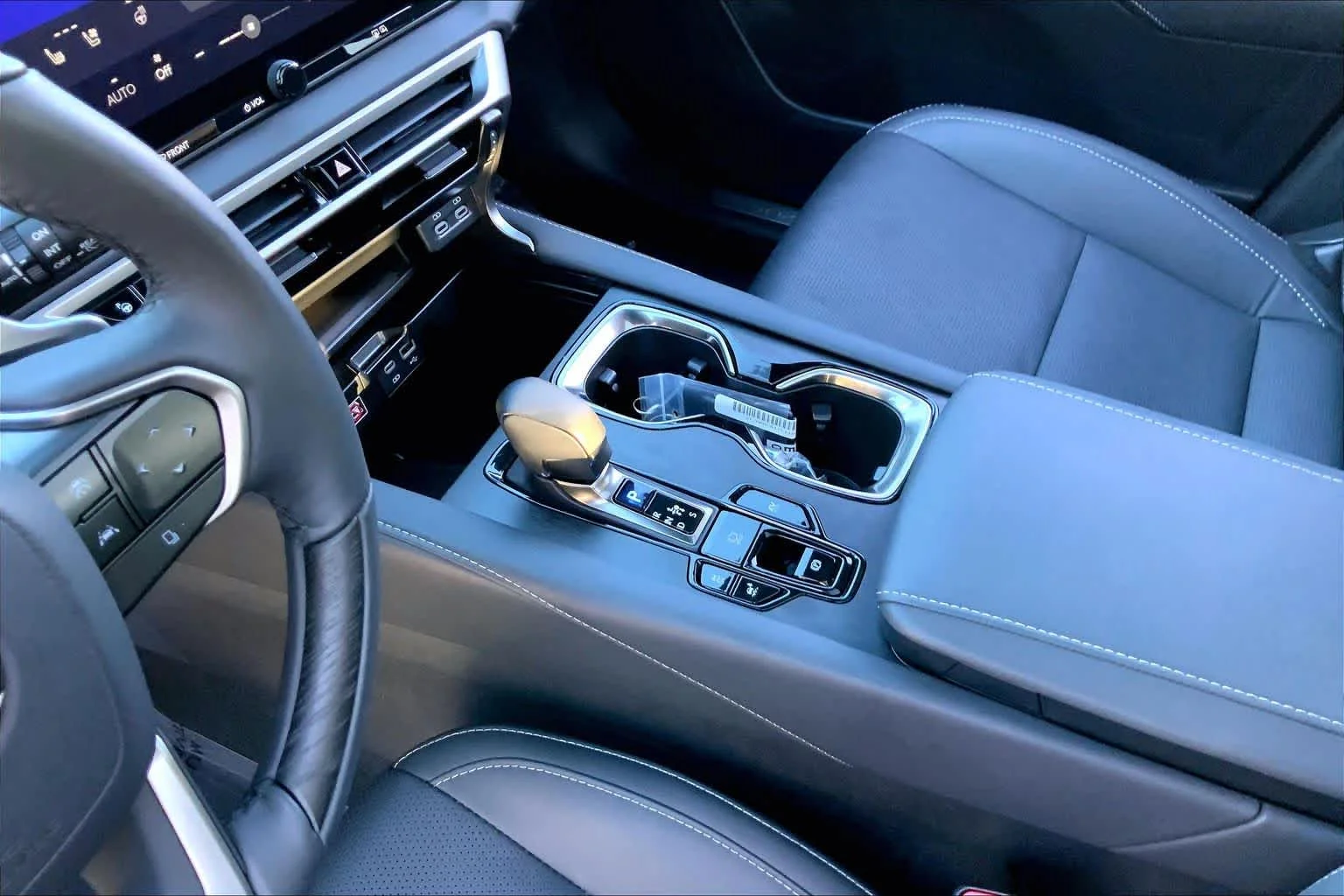 Used 2026 Eminent White Pearl Lexus Premium+ image 17