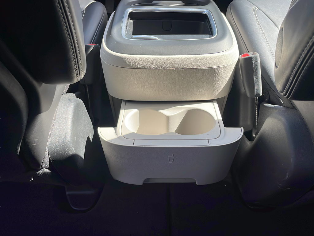 Used 2024 Silver Chrysler Touring L image 33