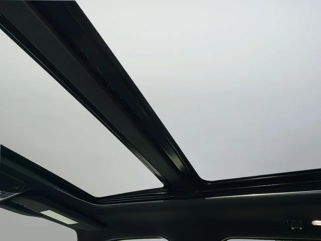 Used 2017 Black Ford Platinum image 18