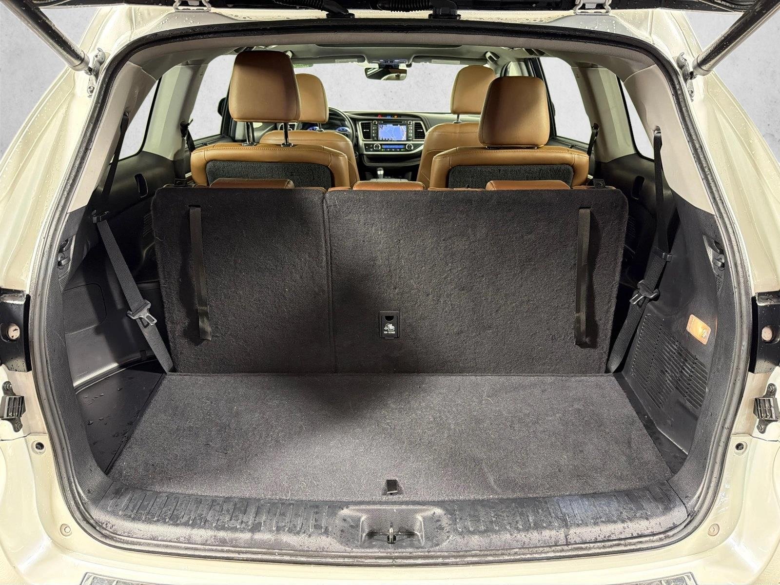 Used 2019 Blizzard Pearl Toyota Limited Platinum image 20