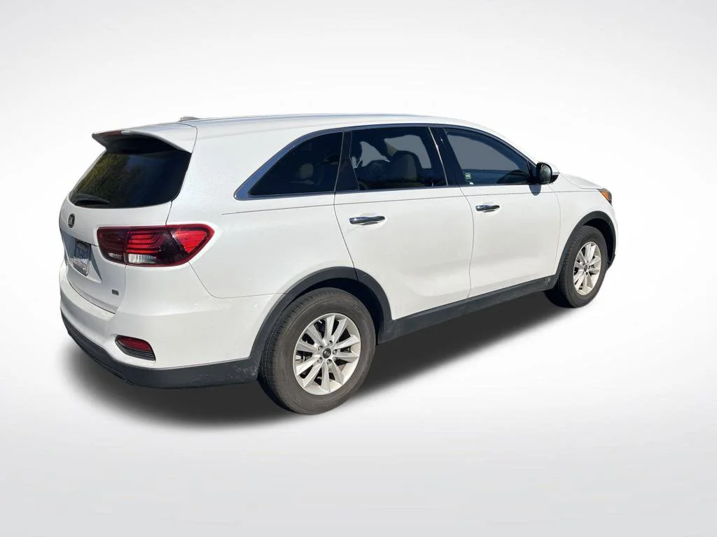 Used 2019 Snow White Pearl Kia LX image 4
