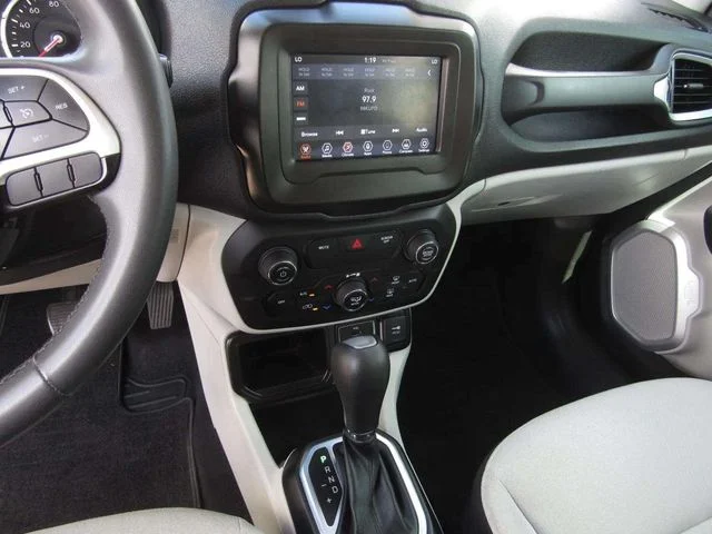 Used 2020 Blue Clearcoat Jeep Latitude image 17