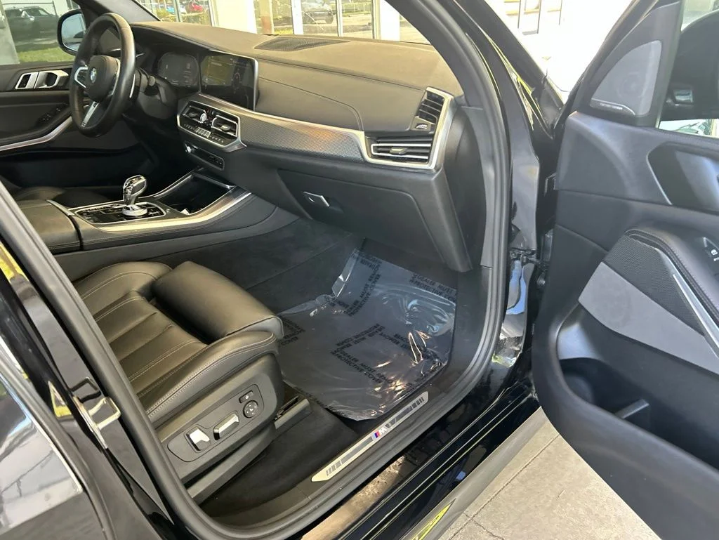 Used 2020 Black BMW sDrive40i image 25