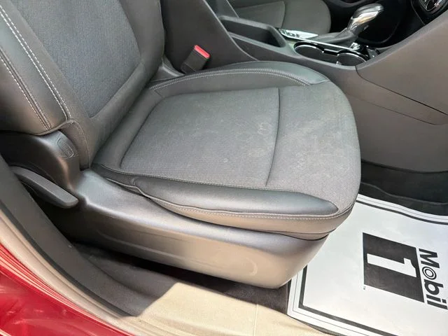 Used 2023  Buick Preferred image 26