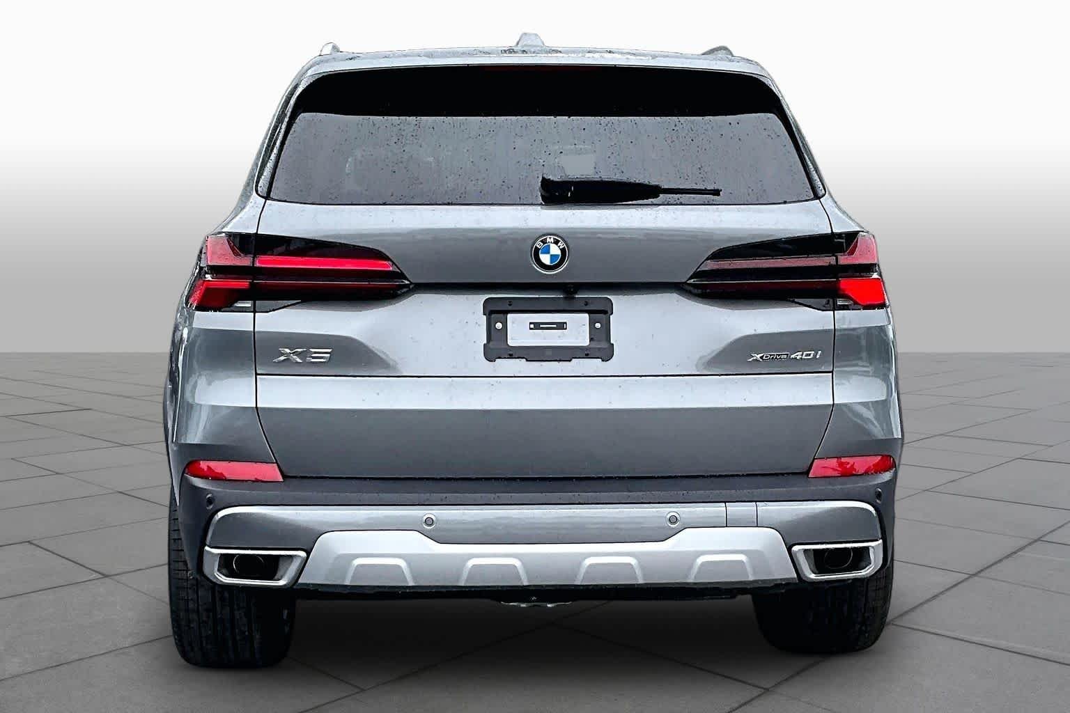 New 2026 Skyscraper Grey Metallic BMW xDrive40i image 4