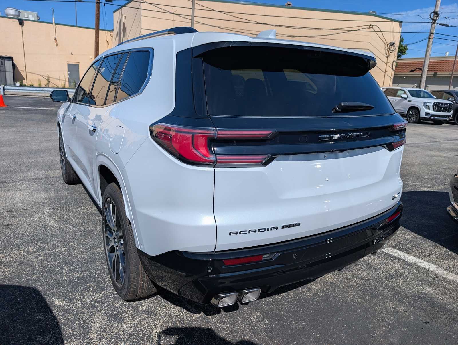 2027 GMC Acadia Denali Ultimate - Photo 8