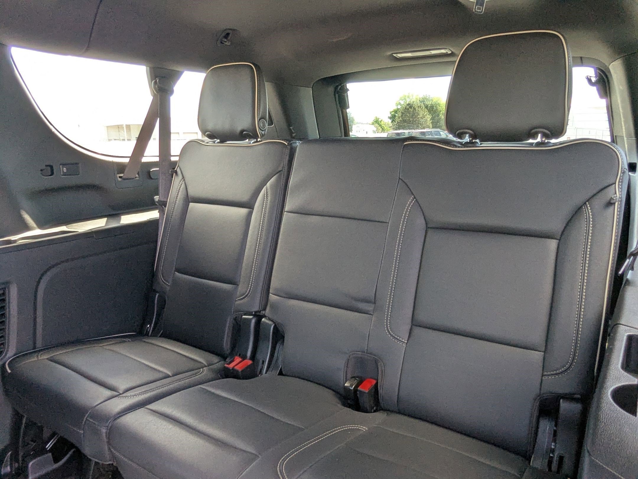 Used 2023 Sterling Metallic GMC SLT image 31
