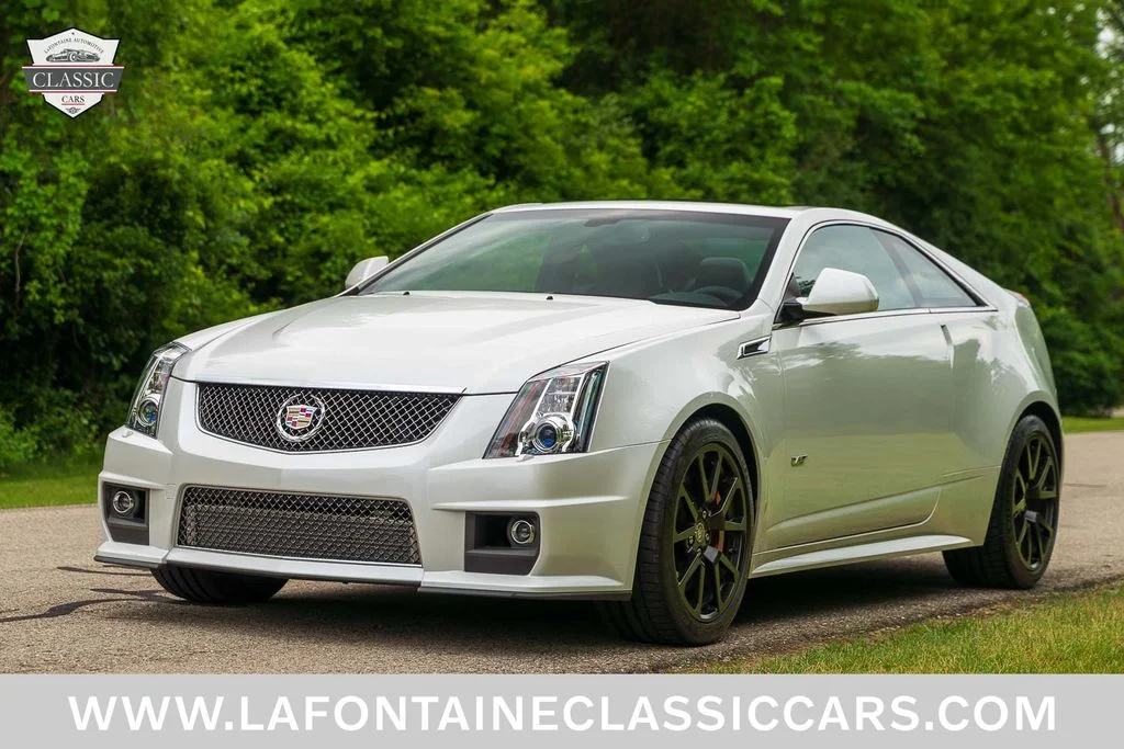 Used 2015 White Cadillac Base image 23