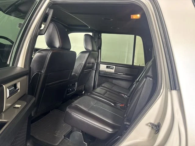 Used 2016 White Platinum Clearcoat Metallic Ford XLT image 12