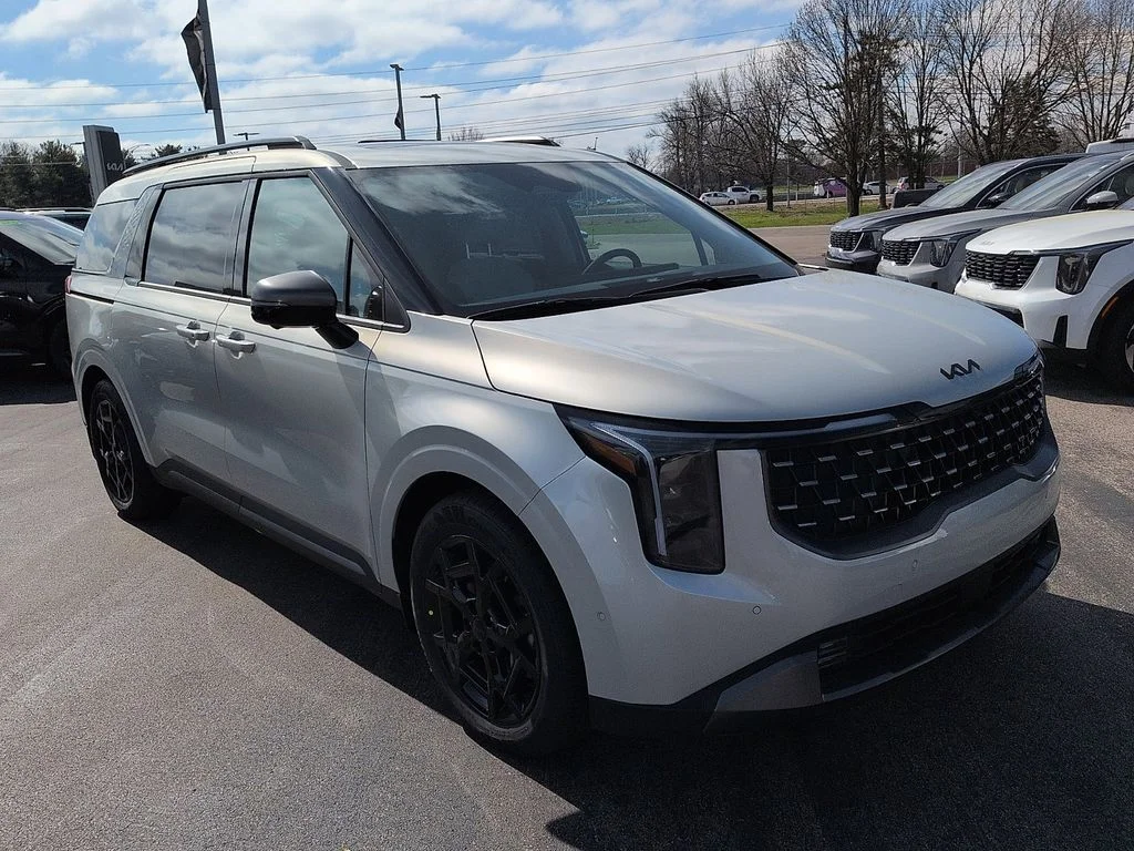 2026 Kia Sedona SX's photo