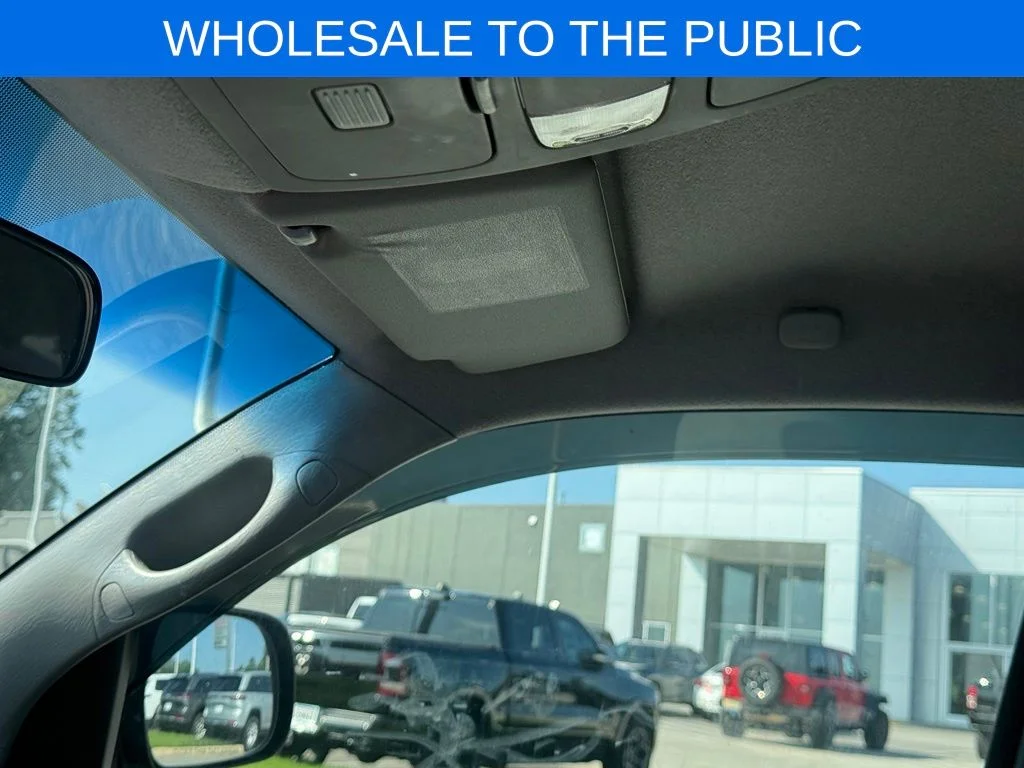 Used 2009  Toyota Base image 17