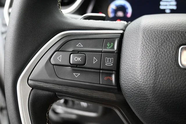 Used 2024 White Jeep Laredo X image 21