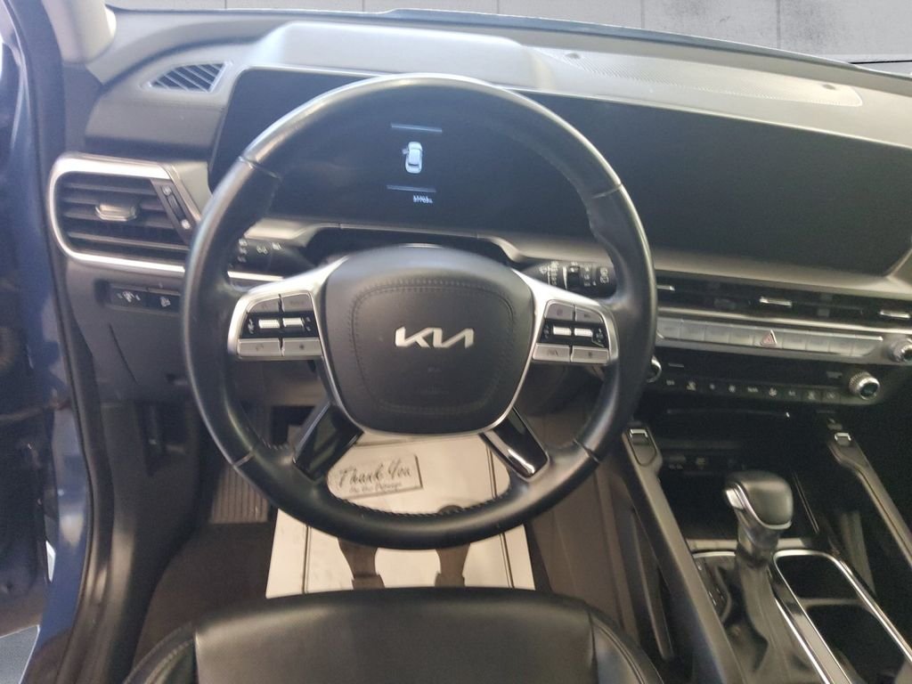 Used 2025 Black Kia S image 9