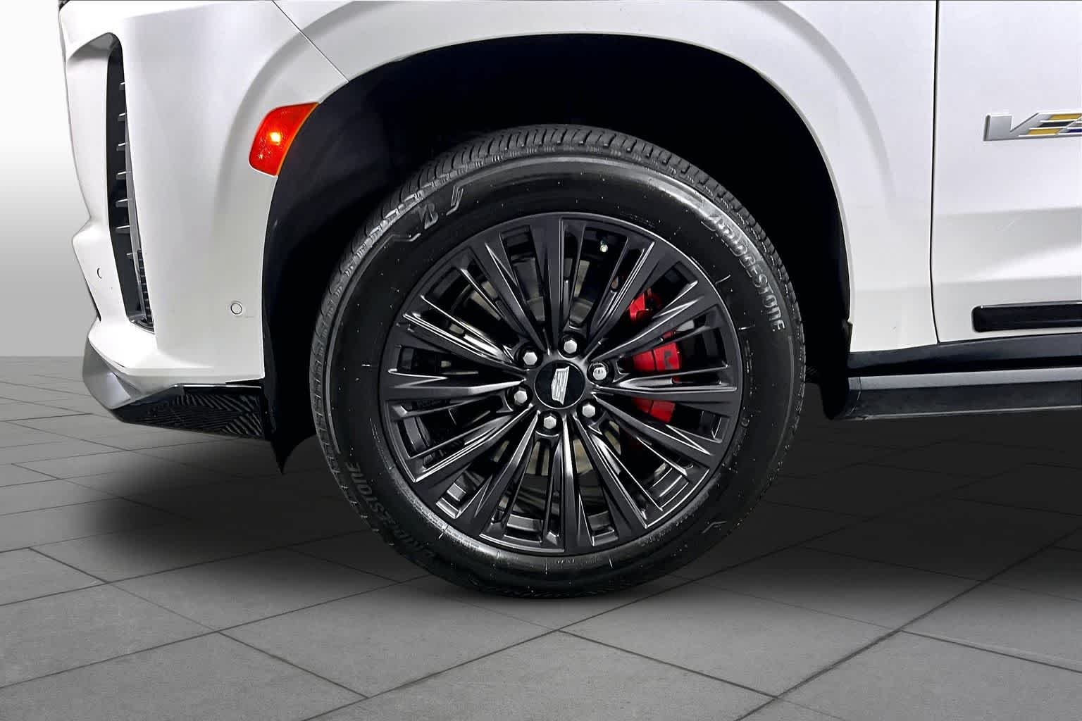 Used 2024 Crystal White Tricoat Cadillac AWD V-Series image 11