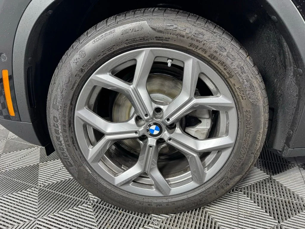 Certified Used 2025 Black Sapphire Metallic BMW xDrive30i image 11