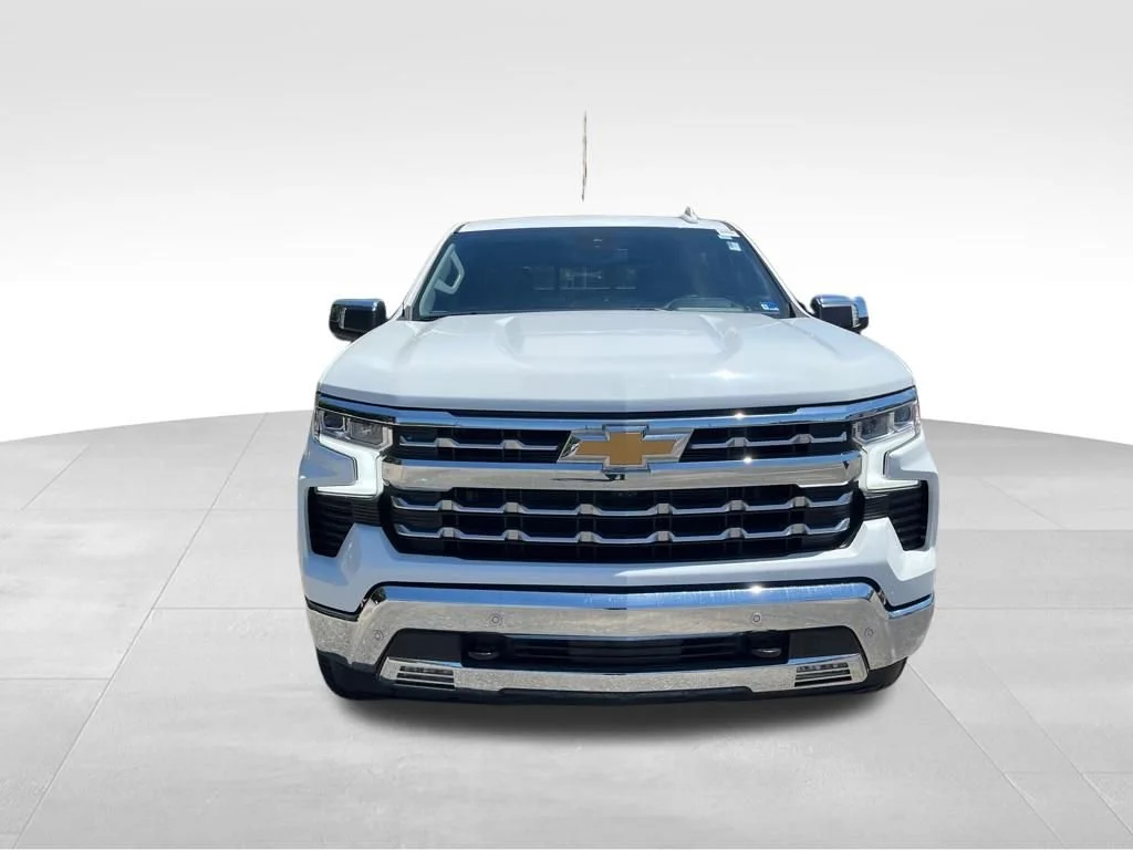 Used 2024 Summit White Chevrolet LTZ image 9