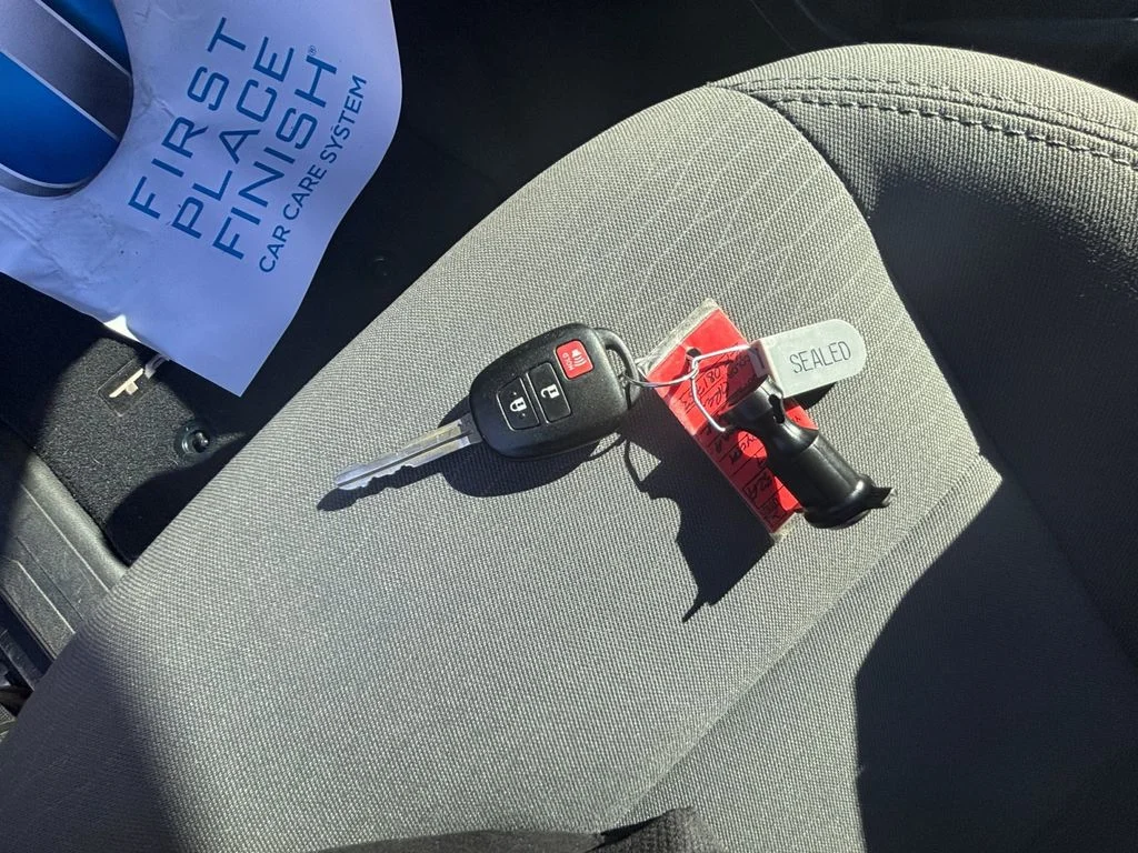 Used 2019 Gray Toyota SR5 image 32