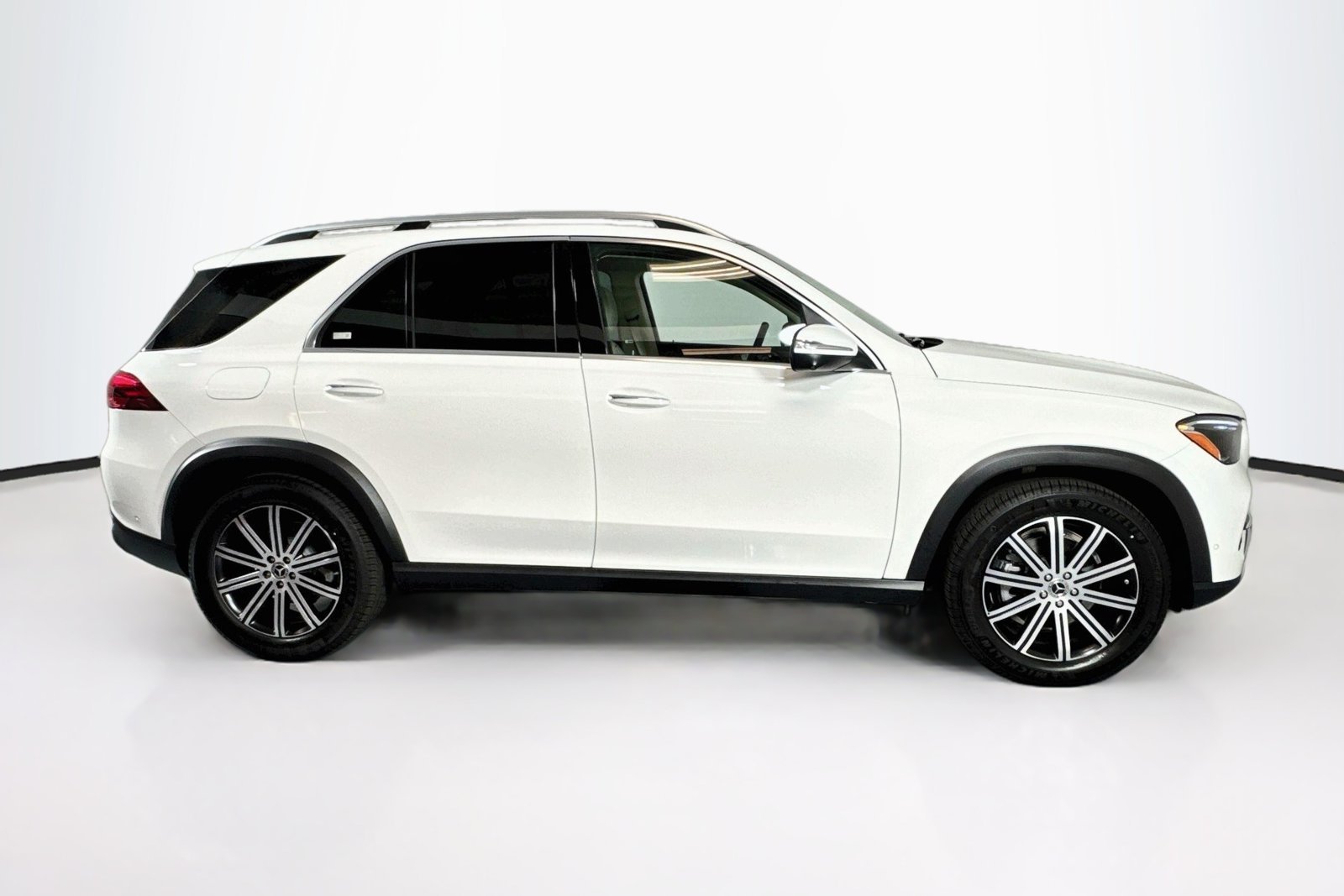New 2026 Polar White Mercedes-Benz GLE 350 image 4
