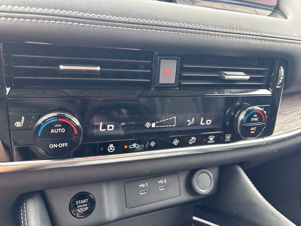Used 2025 Gray Nissan Platinum image 28