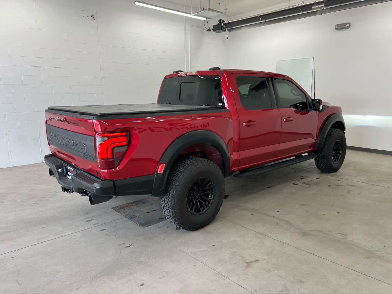 Used 2025 Rapid Red Metallic Tinted Clearcoat Ford Raptor image 4