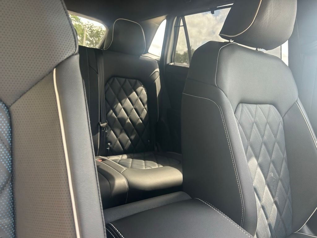 New 2026 White/off-white Volkswagen 2.0T SEL Premium R-Line image 39