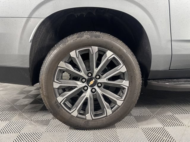 2026 Chevrolet Suburban High Country - Photo 8